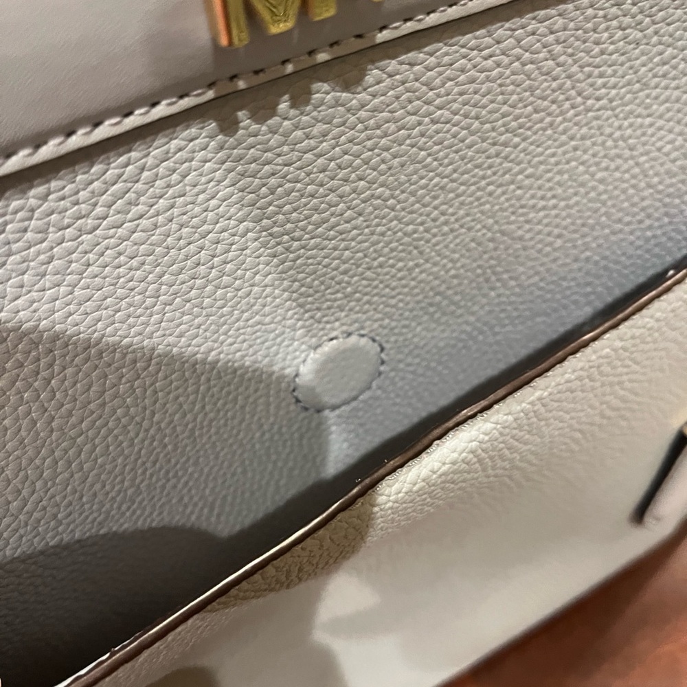 Michael Kors Sky Blue Tote Bag - Picture 3 of 14